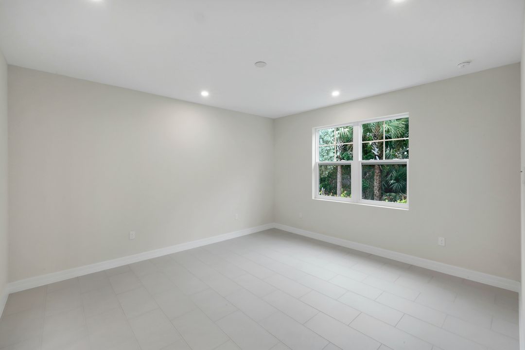 280 Antilles Wy E #101, Naples, FL 34112