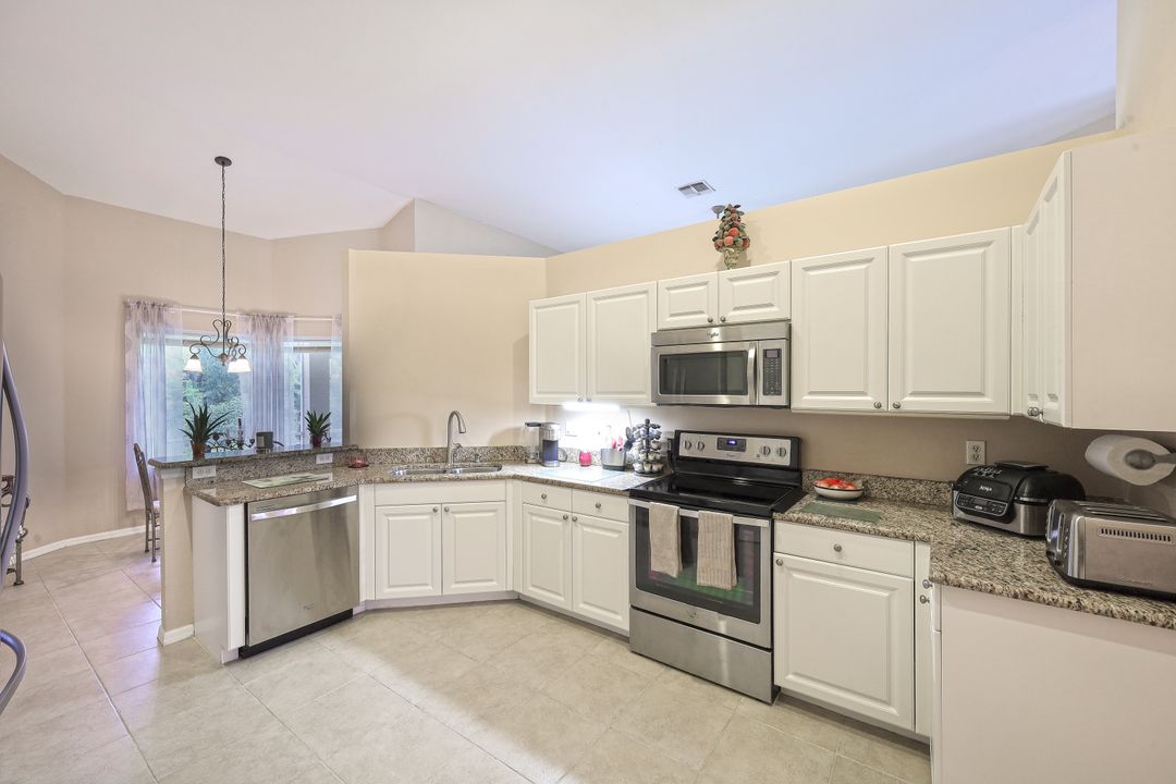 220 13th St SW, Naples, FL 34117