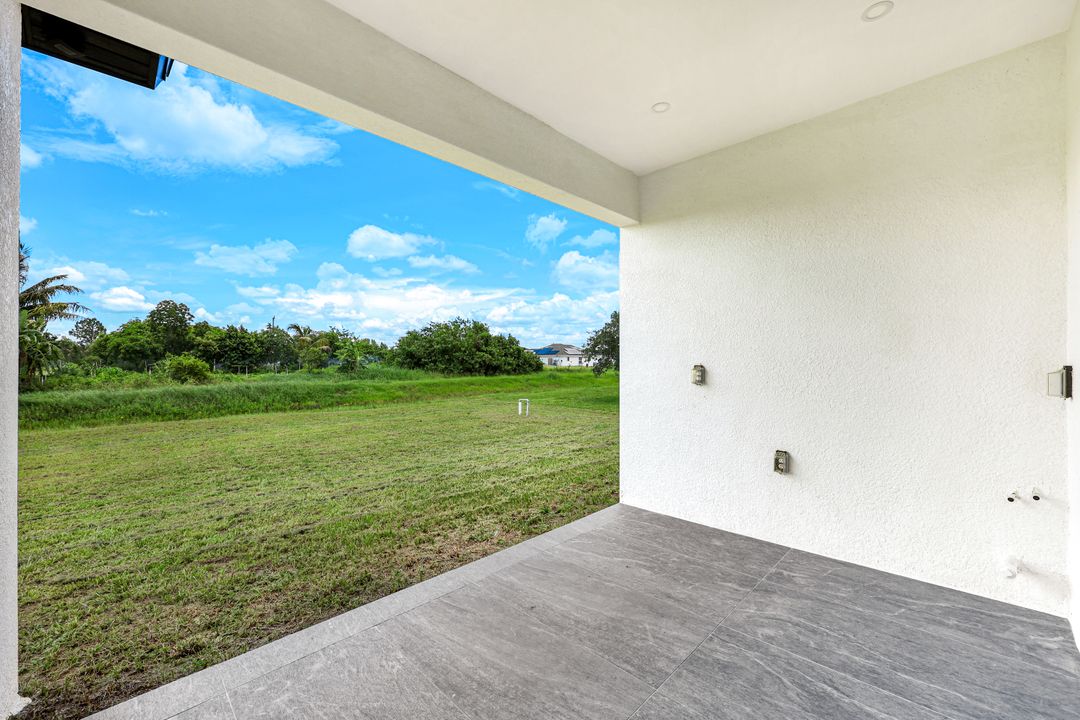 174 Partridge St, Lehigh Acres, FL 33974