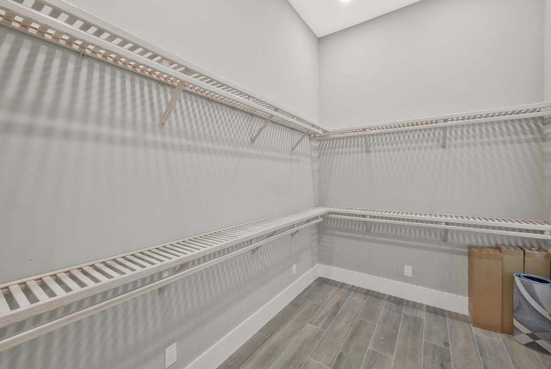 1812 Lagoon Ln, Cape Coral, FL 33914