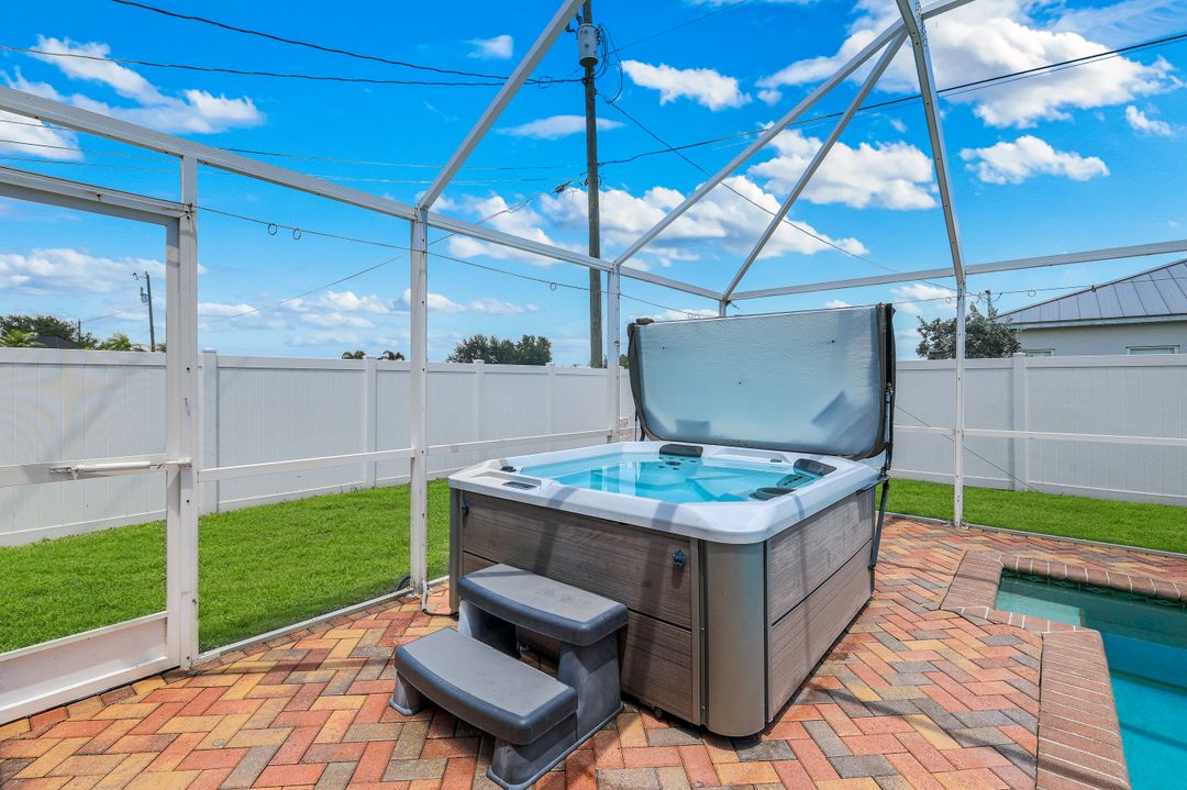 1815 NE 2nd Pl, Cape Coral, FL 33909