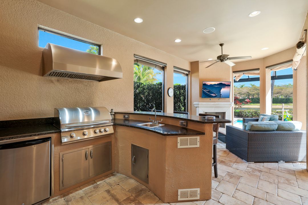 9568 Mussorie Ct, Naples, FL 34114