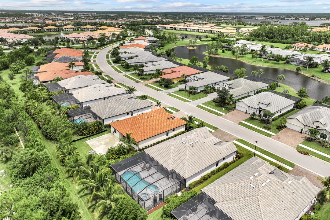 2130 Antigua Ln, Naples, FL 34120