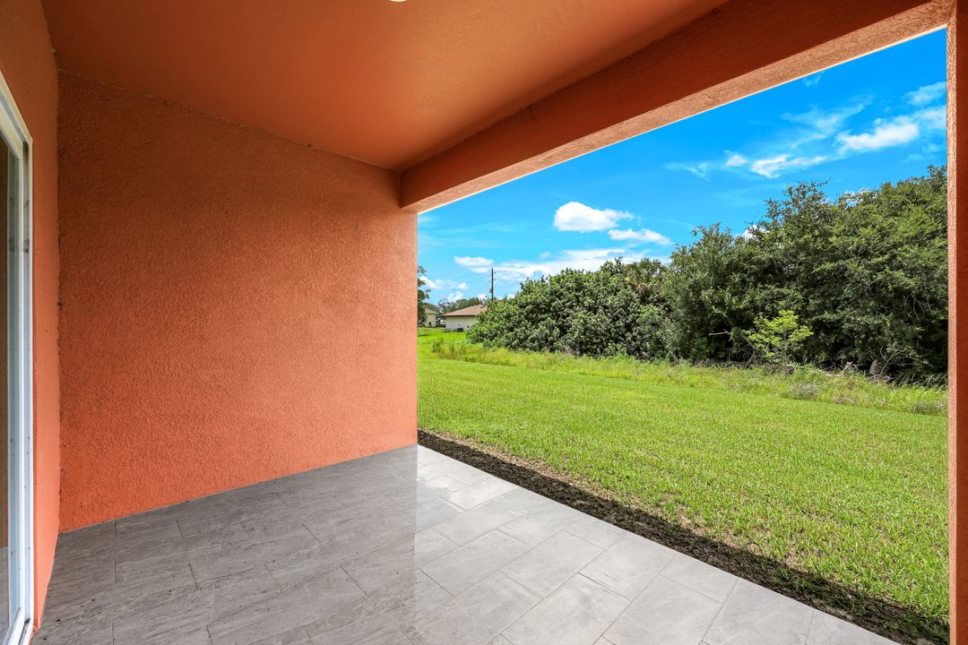 2325 Daniel Ave N, Lehigh Acres, FL 33971