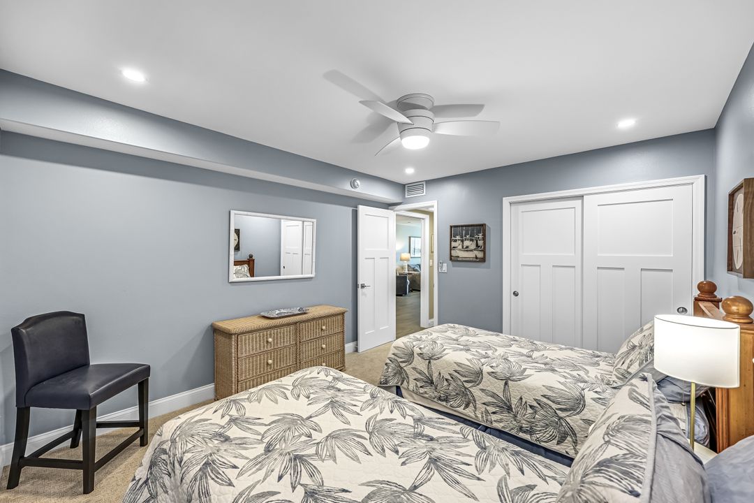 232 Banyan Blvd, Naples, FL 34102