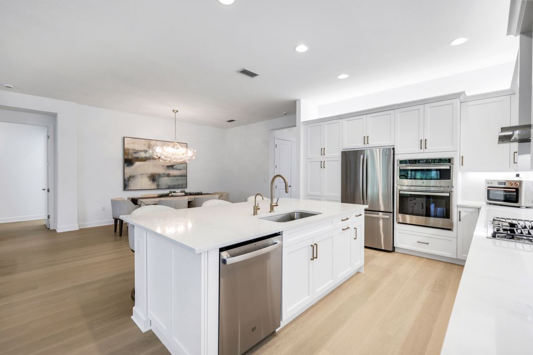 12255 Bonnet Dr, Naples, FL 34120