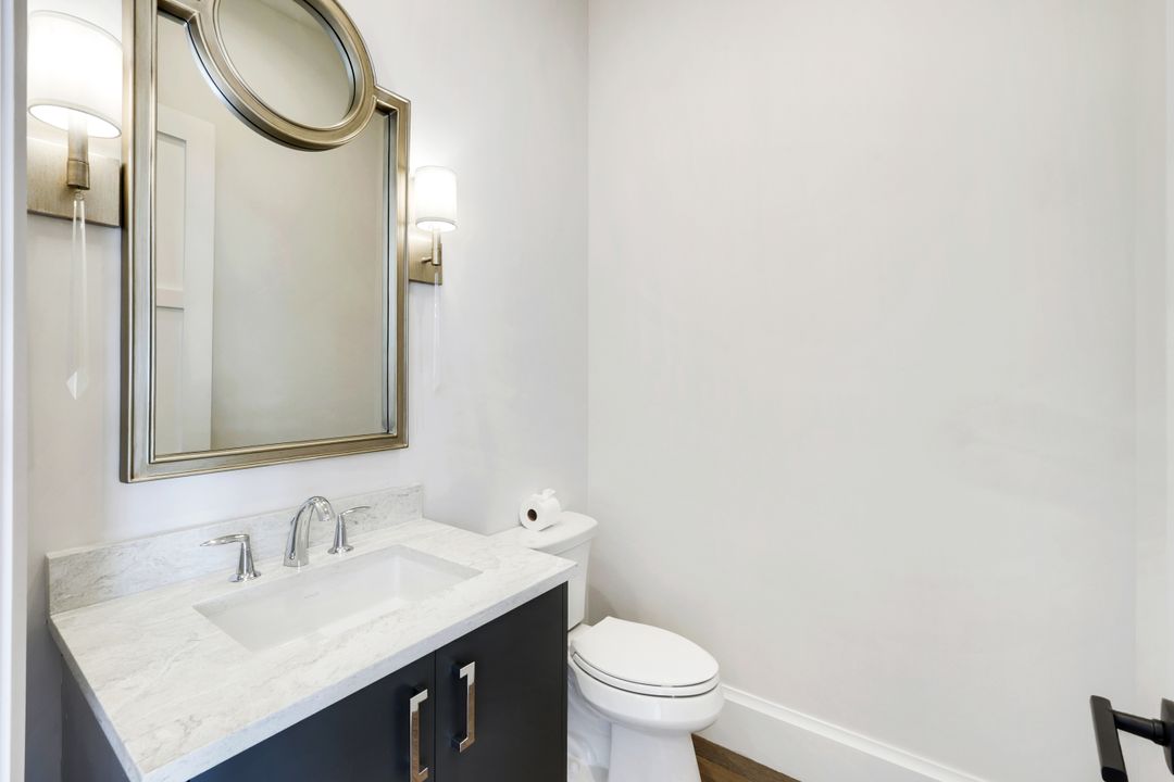 16716 Enclave Cir, Naples, FL 34110