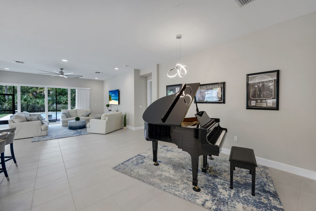11855 Gardenia Ave, Naples, FL 34120