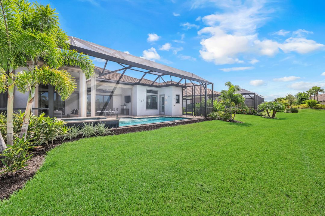 9463 Montelanico Loop, Naples, FL 34119