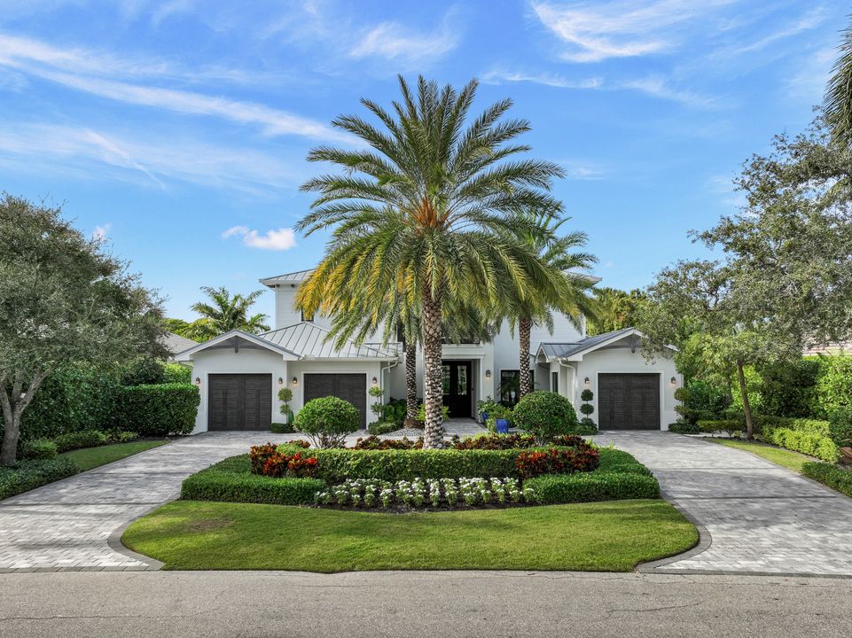 679 Rudder Rd, Naples, FL 34102