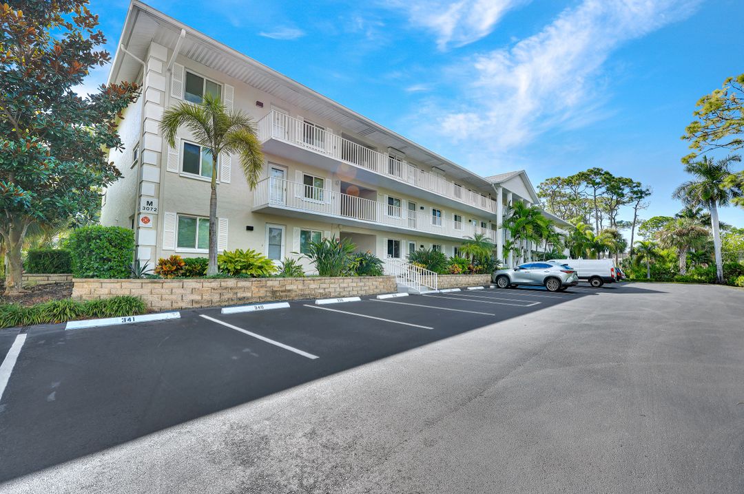 3072 Sandpiper Bay Cir #M-204, Naples, FL 34112