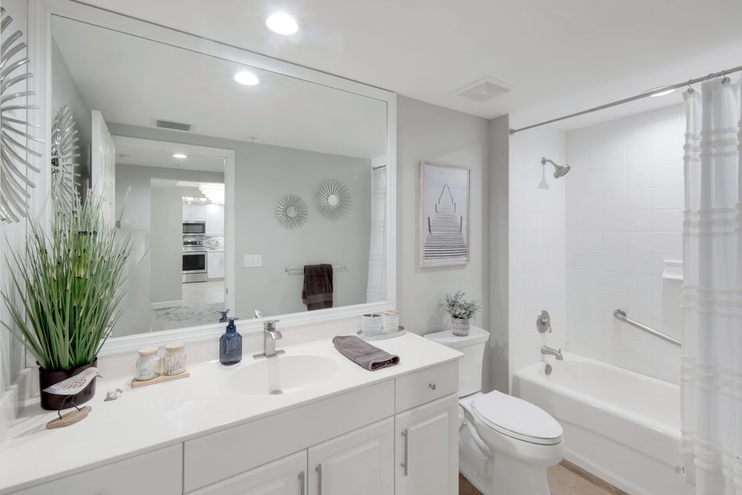 325 Dunes Blvd #204, Naples, FL 34110