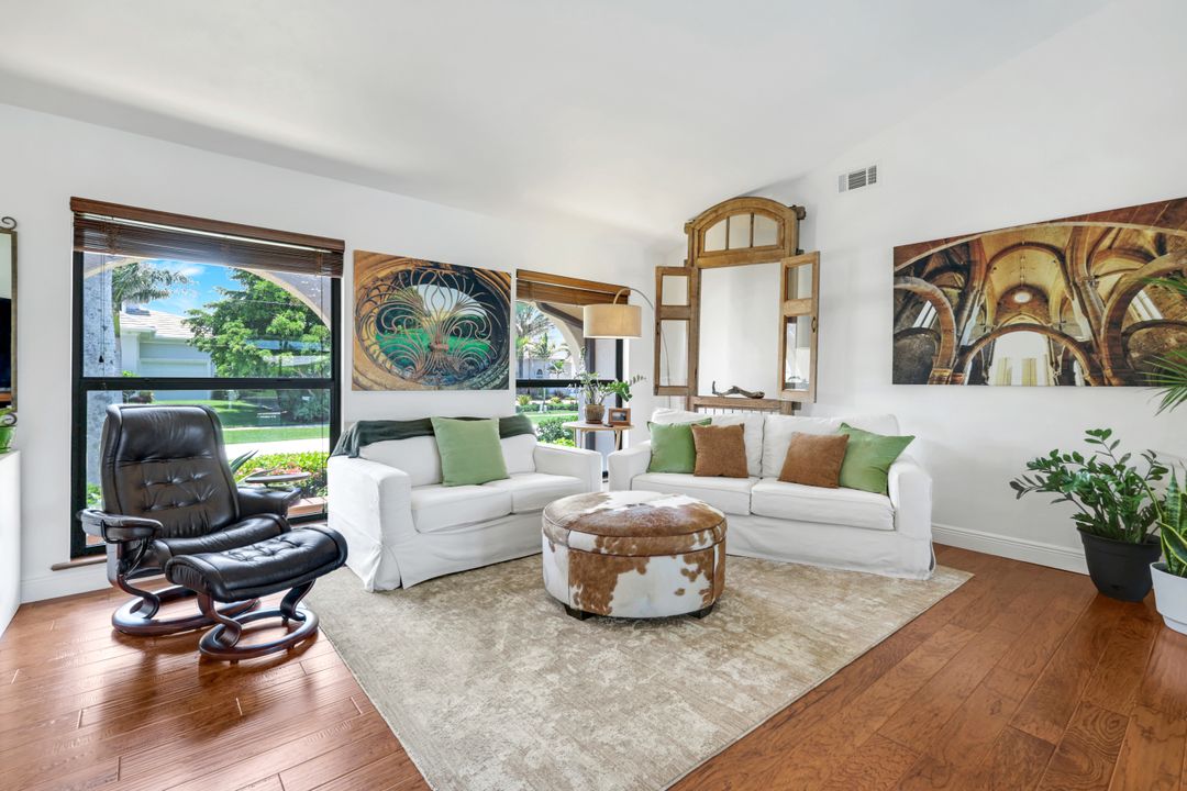 284 Polynesia Ct, Marco Island, FL 34145