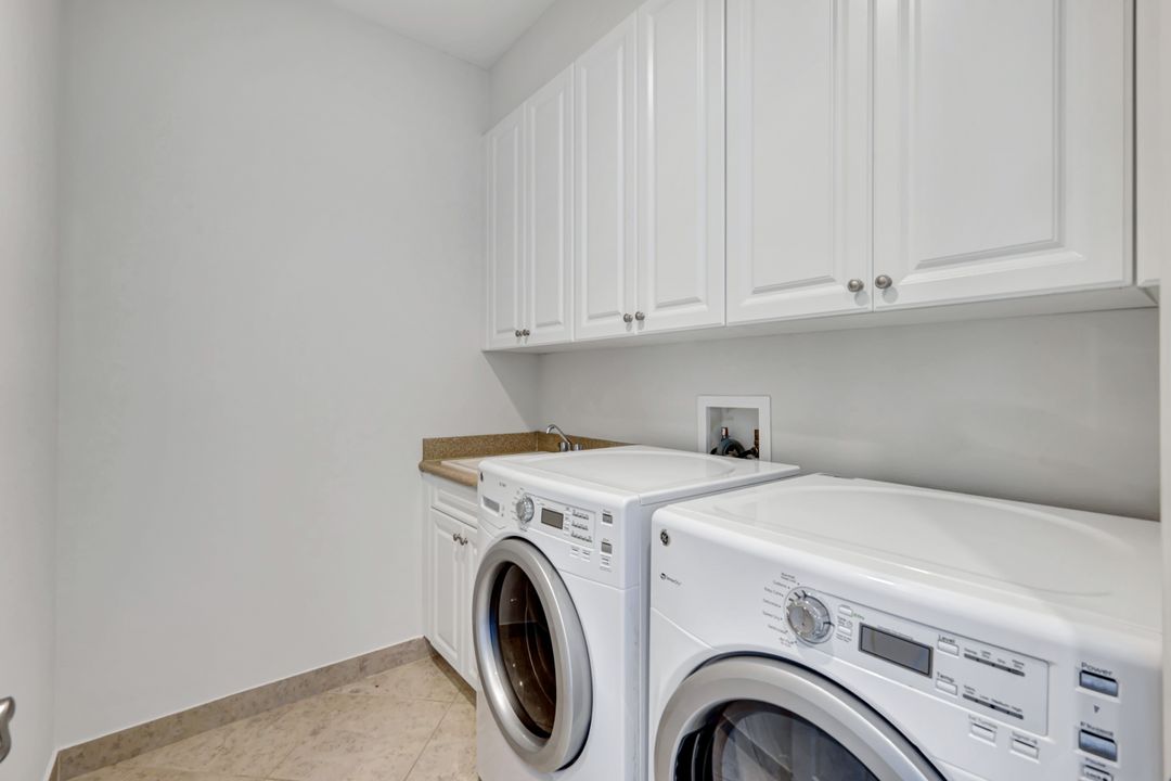 3430 Tigris Ln, Naples, FL 34119