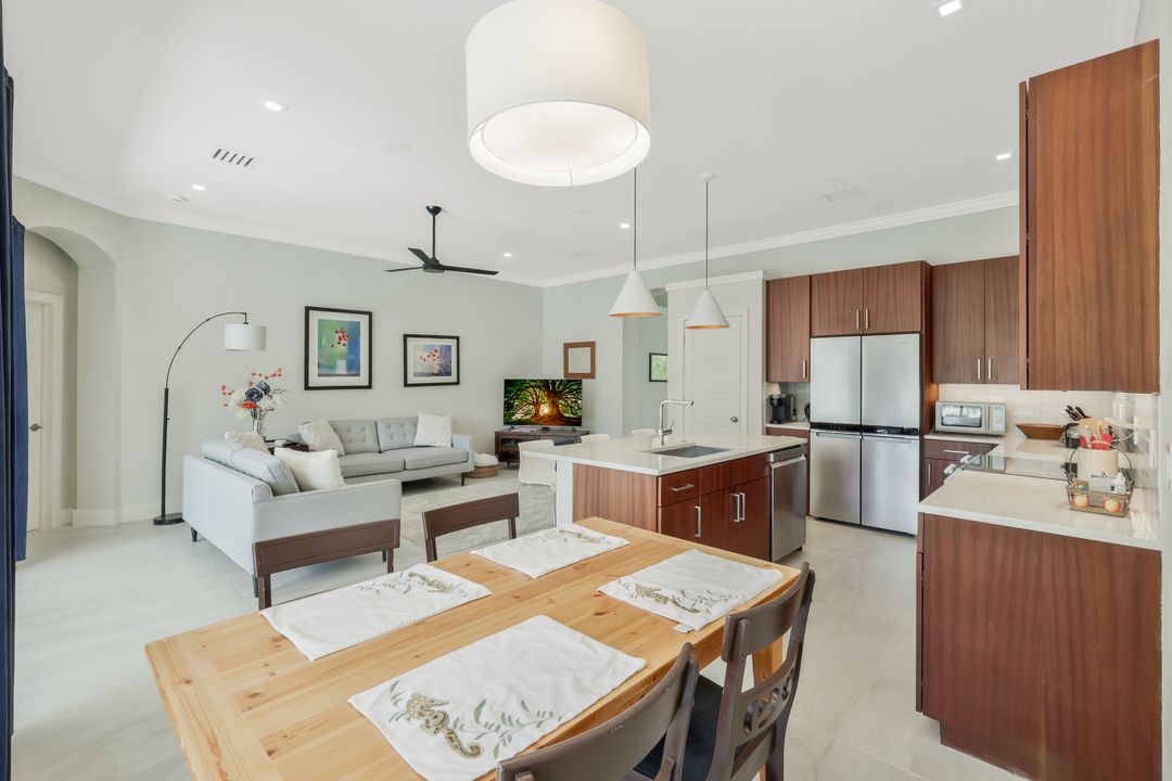 5717 Lago Villaggio Way, Naples, FL 34104