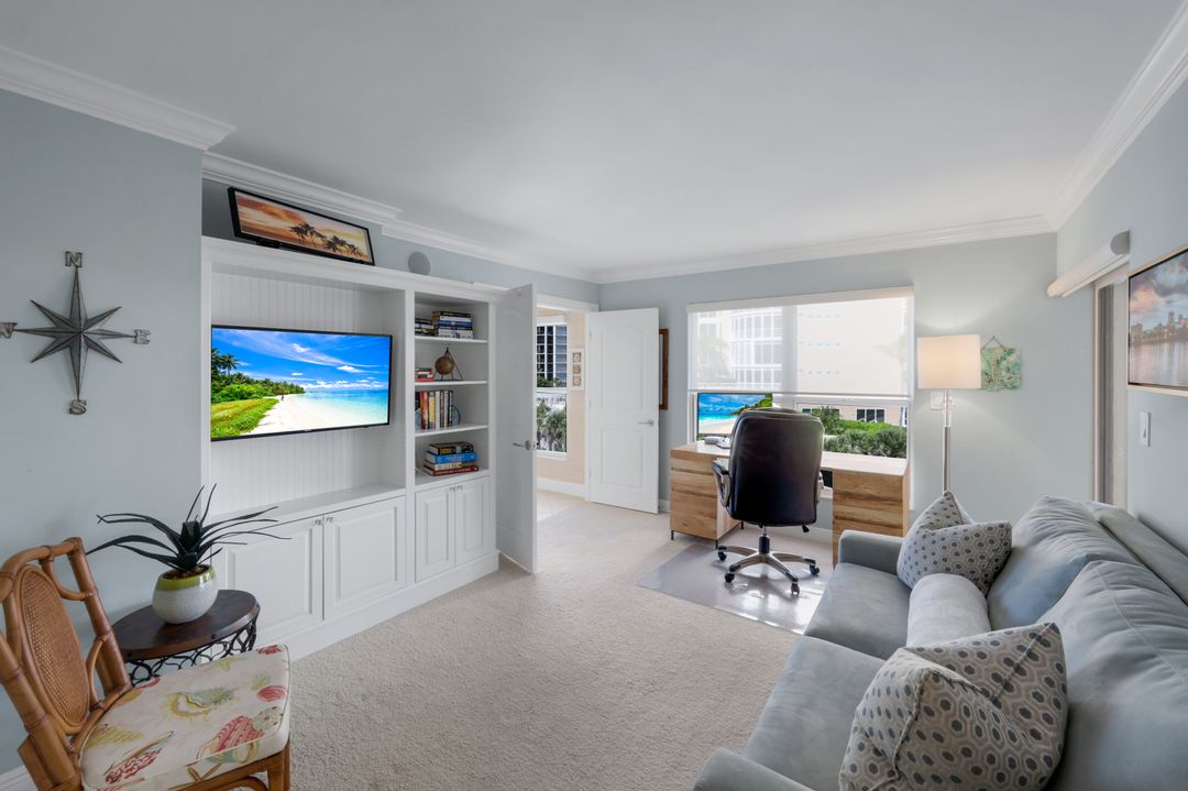 4451 Gulf Shore Blvd N #501, Naples, FL 34103