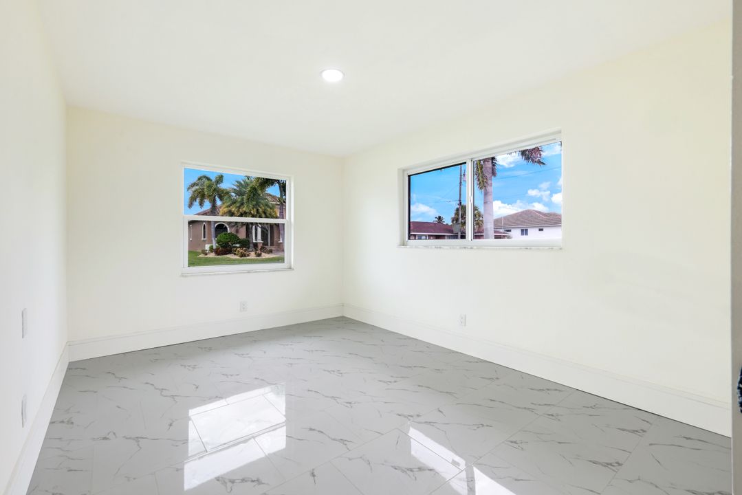 3137 SE 22nd Ave, Cape Coral, FL 33904