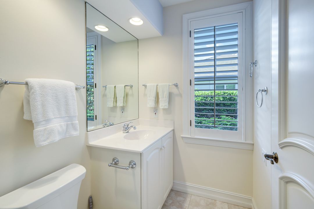 2390 King Palm Way, Naples, FL 34105