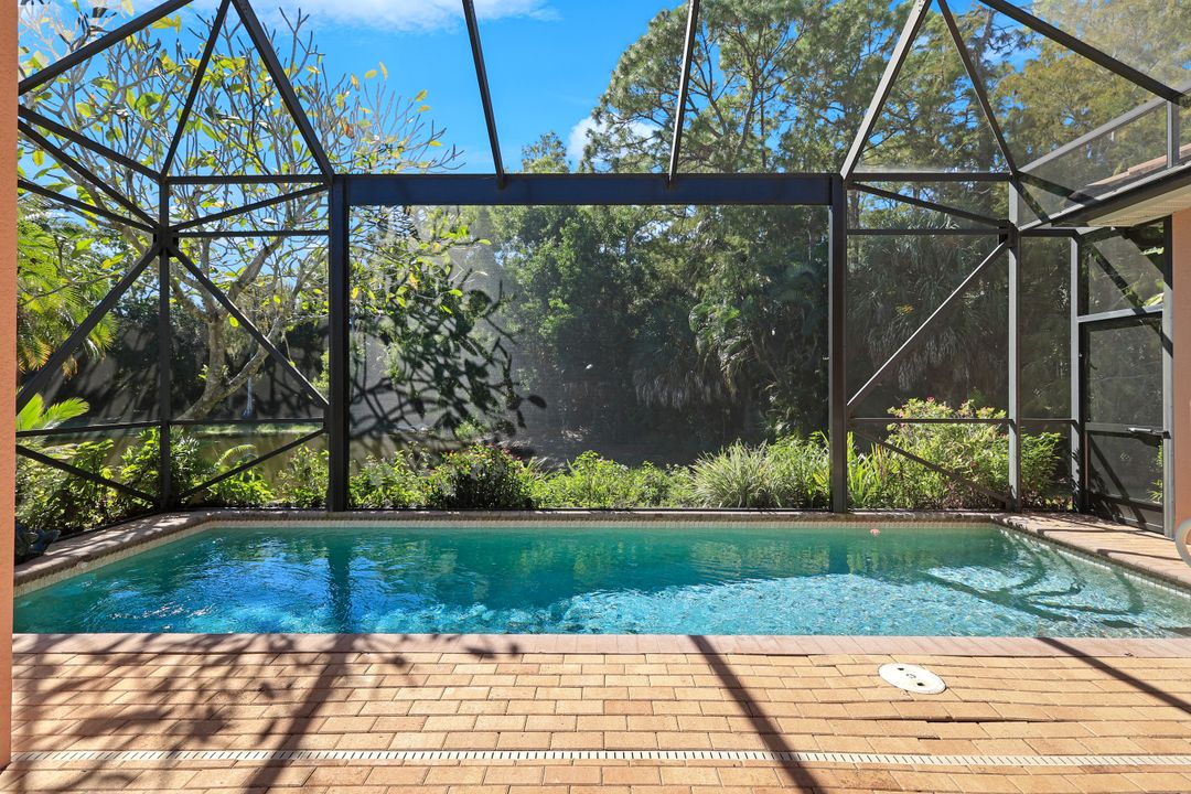 12910 Silverthorn Ct, Bonita Springs, FL 34135