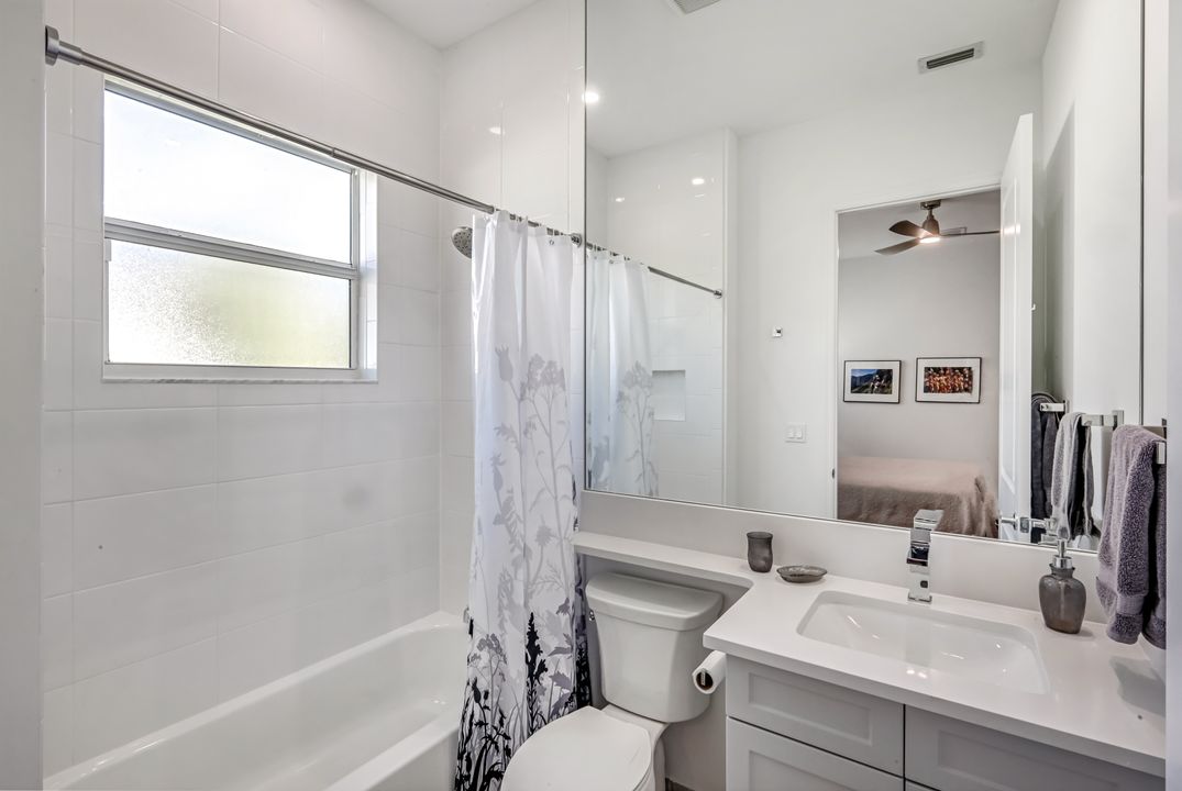 12083 Azalea Wy, Naples, FL 34120