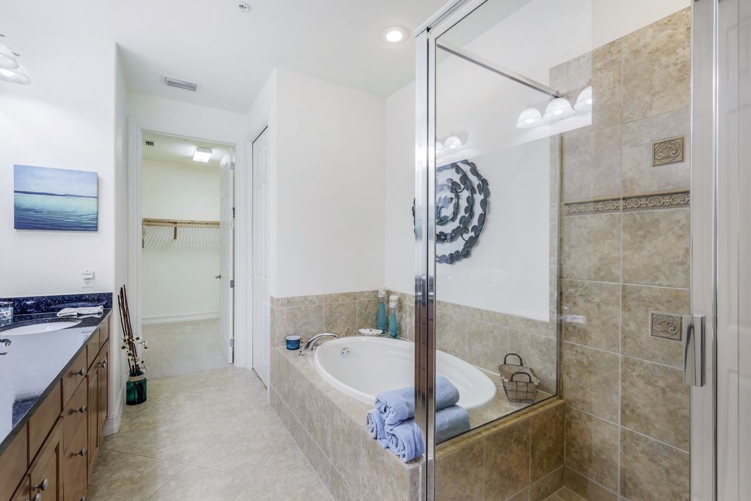 9082 Albion Ln S #6702, Naples, FL 34113