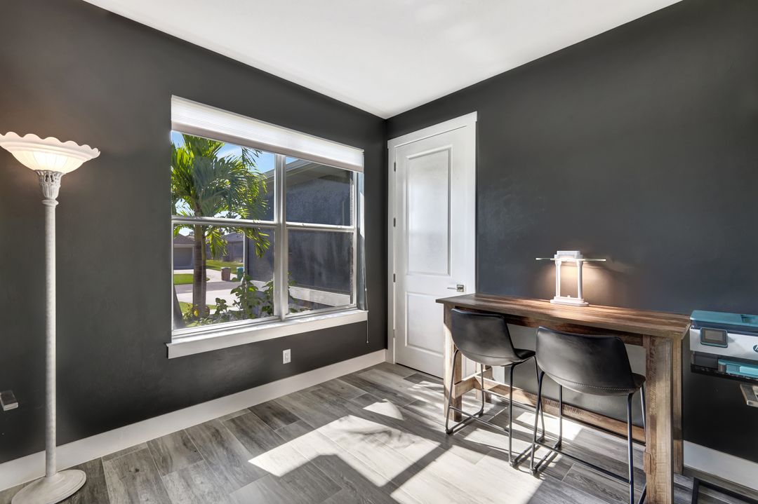 2801 NW 15th St, Cape Coral, FL 33993