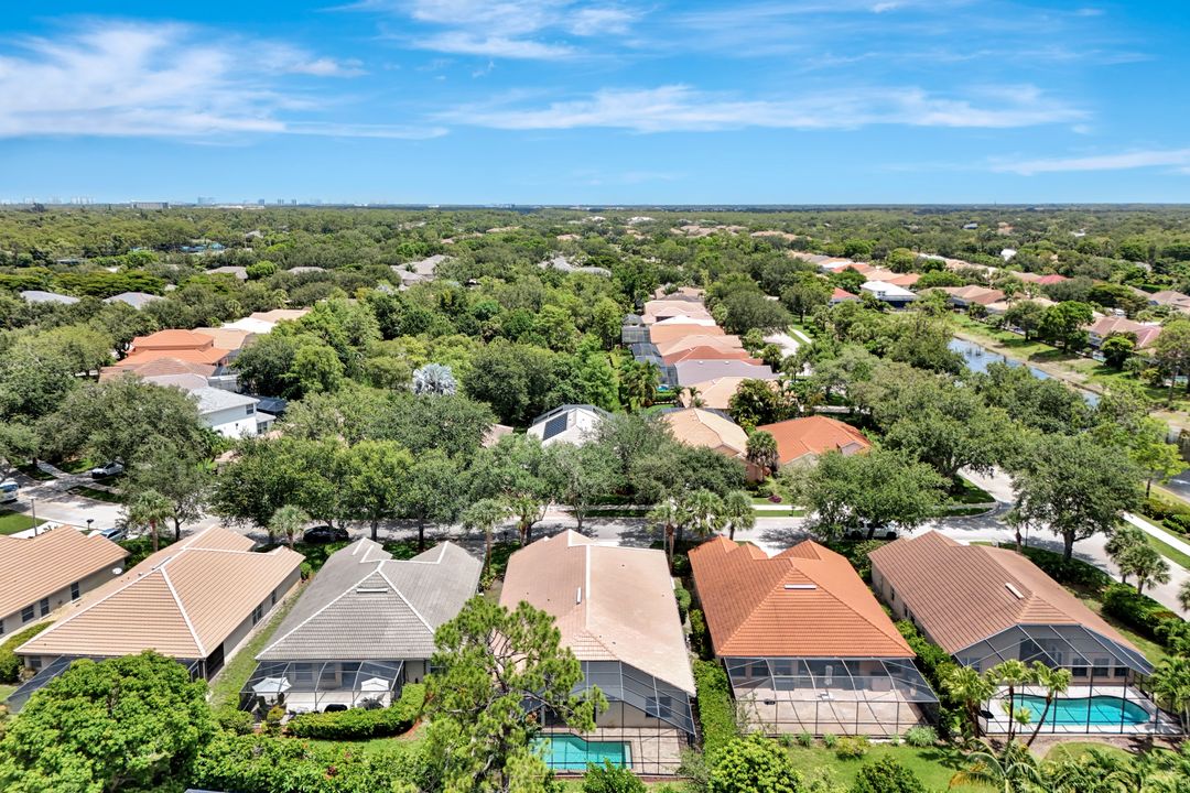 7052 Timberland Cir, Naples, FL 34109