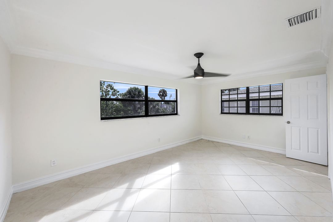 2270 42nd St SW, Naples, FL 34116