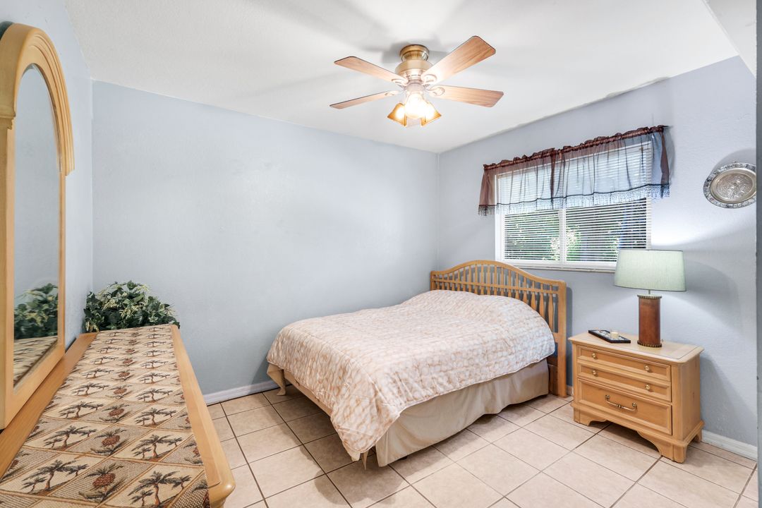 1015 SE 4th Pl, Cape Coral, FL 33990