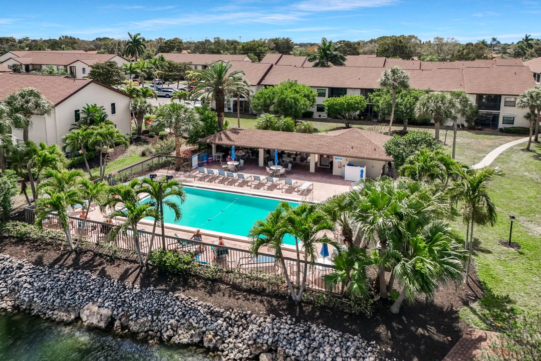 9290 Lake Park Dr #104, Fort Myers, FL 33919