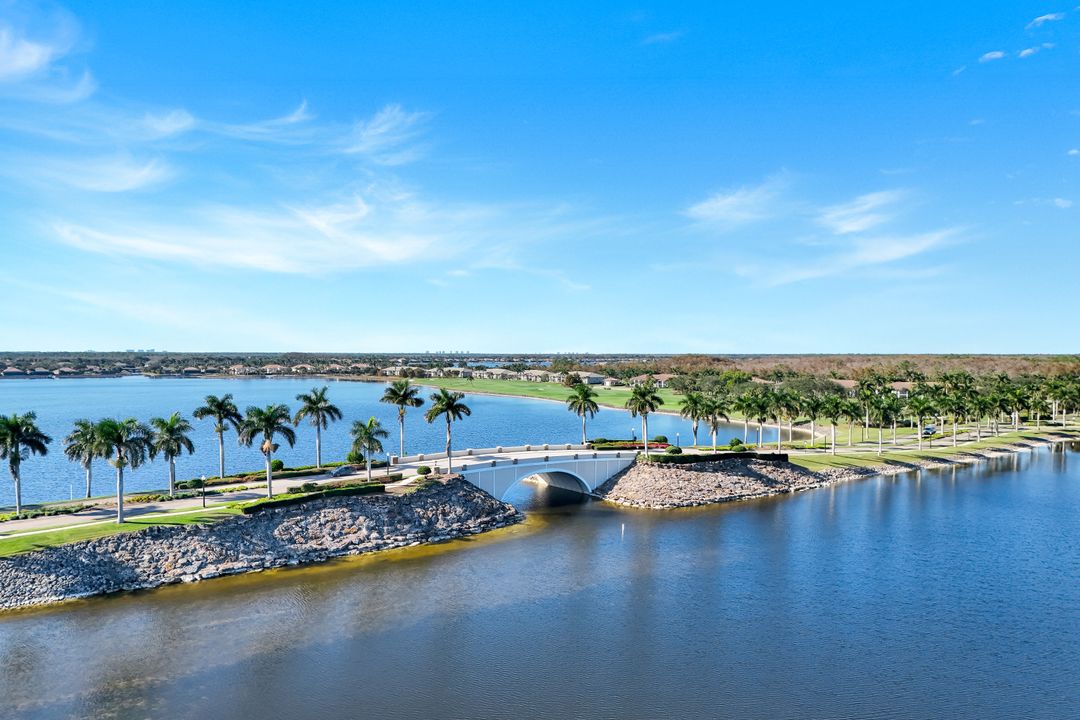 8765 Hideaway Harbor Ct, Naples, FL 34120