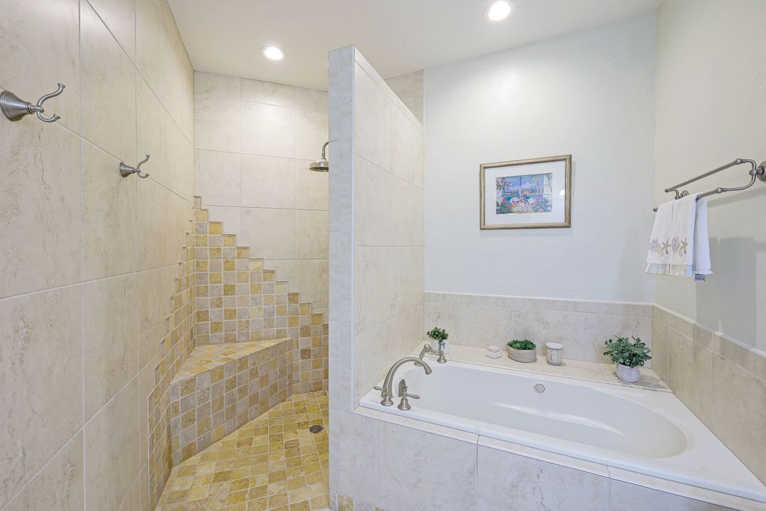 3411 Wildwood Lake Cir, Bonita Springs, FL 34134