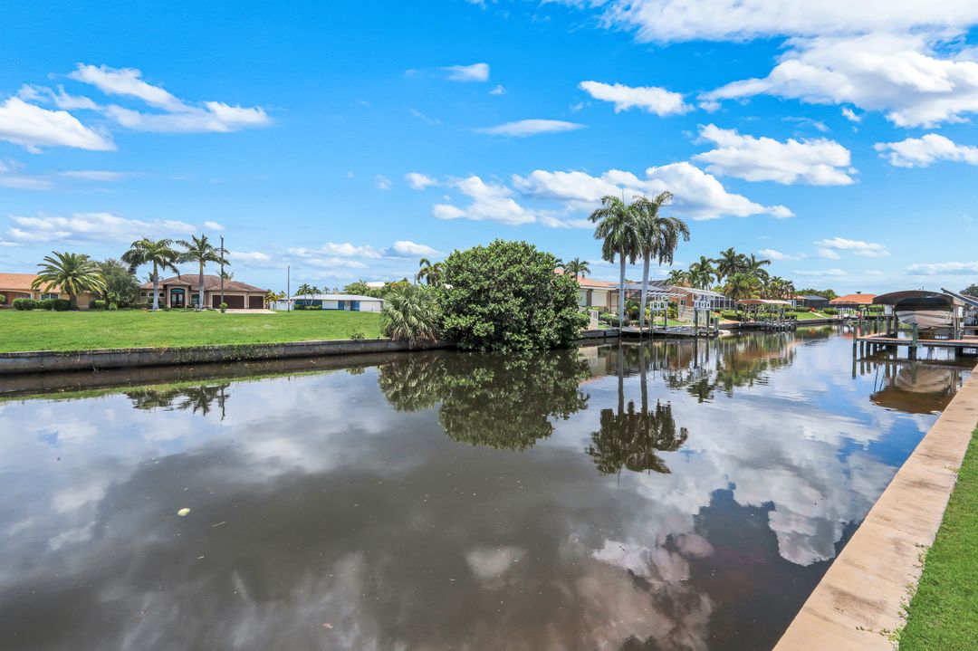 2526 SE 19th Pl, Cape Coral, FL 33904