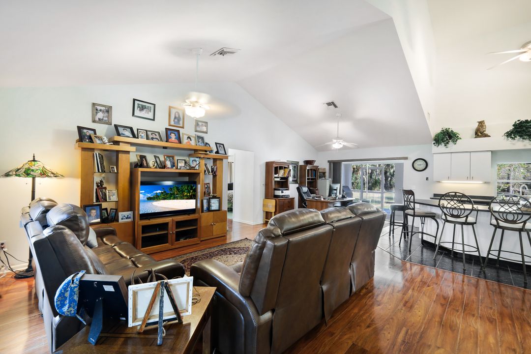 161 20th Ave NW, Naples, FL 34120