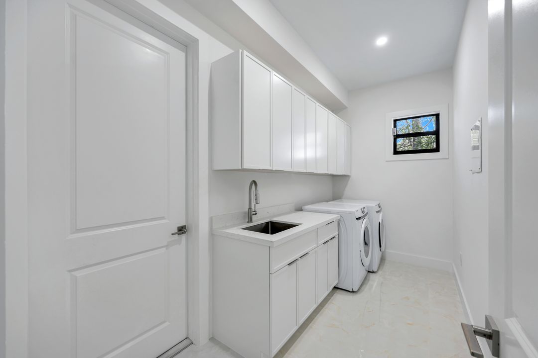 1312 Trail Terrace Dr, Naples, FL 34103