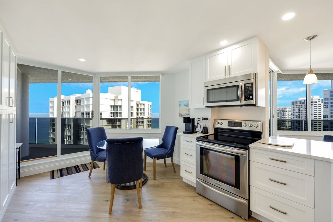 4041 Gulf Shore Blvd N #1505, Naples, FL 34103