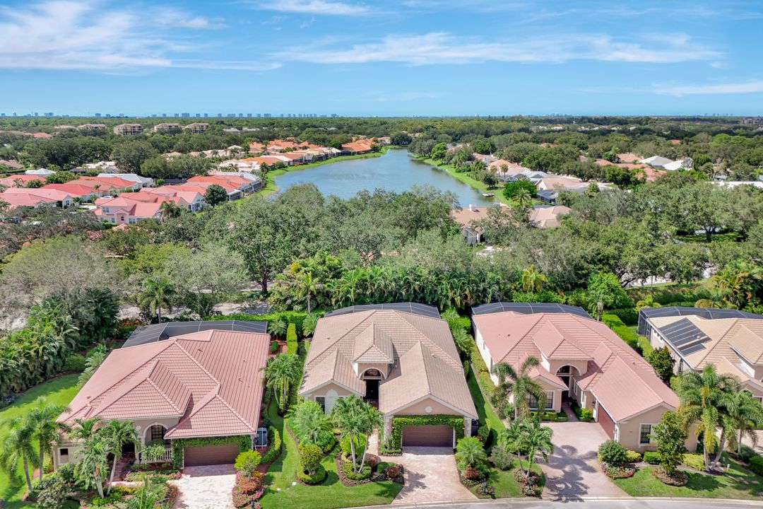 5717 Hammock Isles Dr, Naples, FL 34119