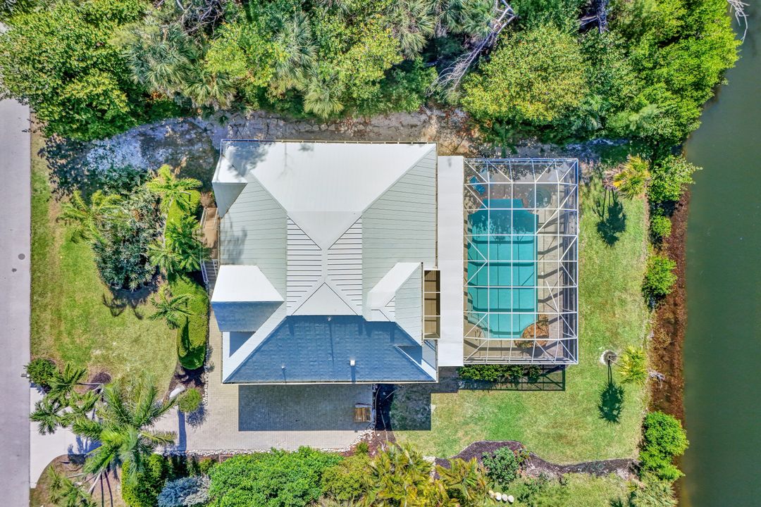 9007 Mockingbird Dr, Sanibel, FL 33957