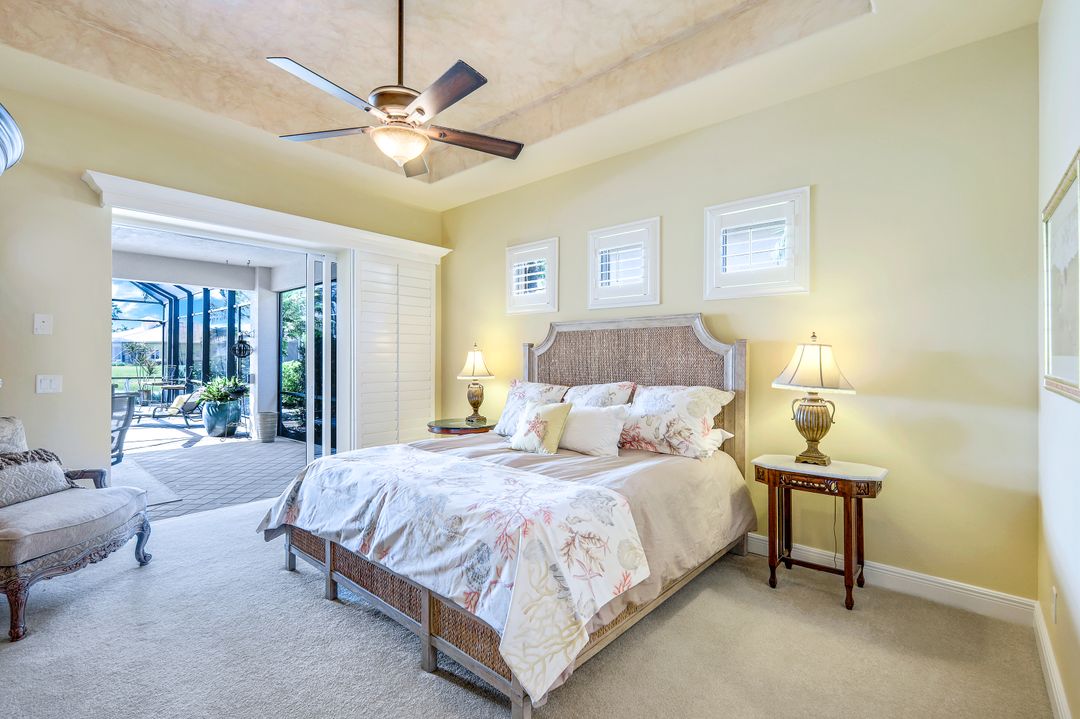 5742 Hammock Isles Dr, Naples, FL 34119