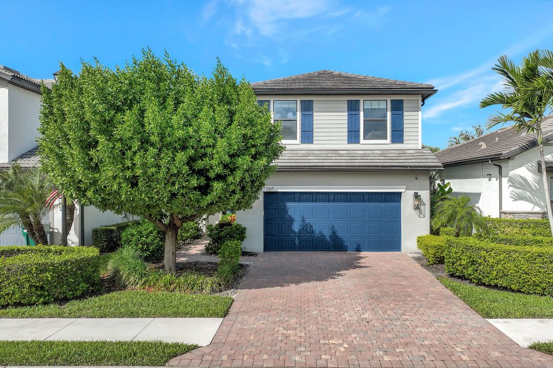 7265 Wilton Dr N, Naples, FL 34109