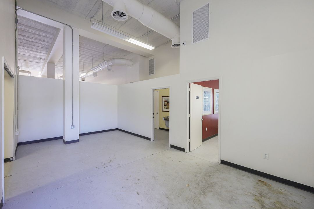 11387 Tamiami Trail E, Naples, FL 34113