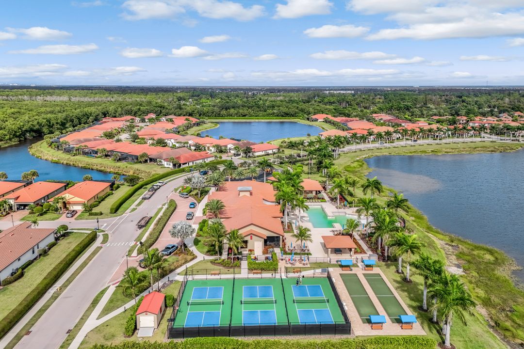 1603 Santiago Cir, Naples, FL 34113