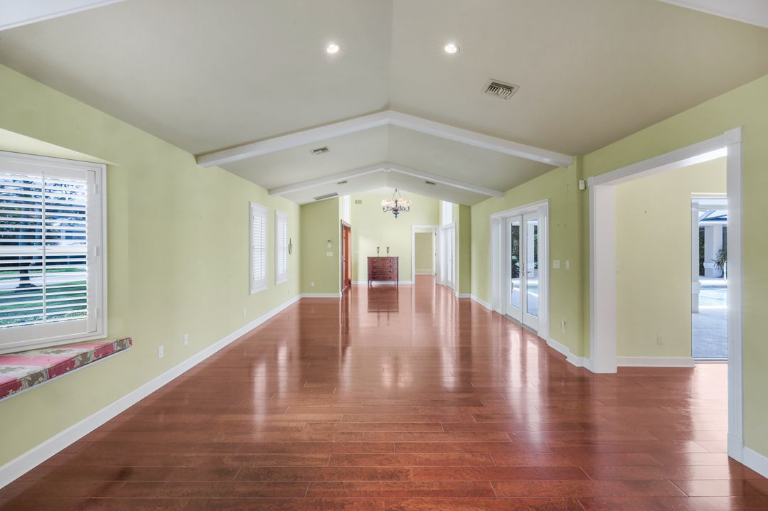 675 Murex Dr, Naples, FL 34102