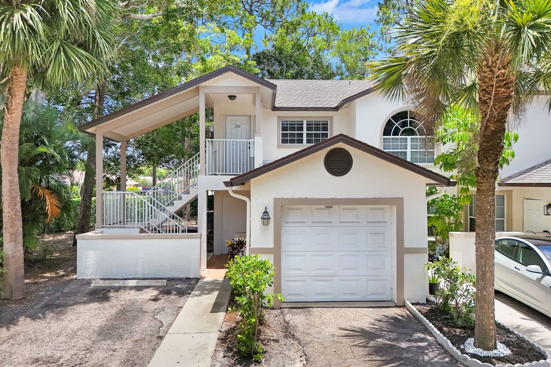 9624 Crescent Garden Dr #201, Naples, FL 34109