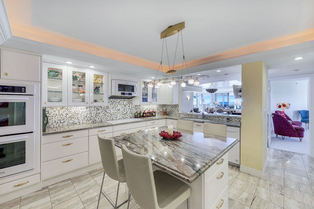 20 Seagate Dr #202, Naples, FL 34103