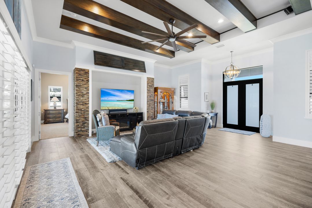 1218 SW 4th Pl, Cape Coral, FL 33991