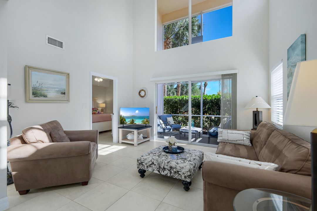 4500 Botanical Pl Cir #107, Naples, FL 34112