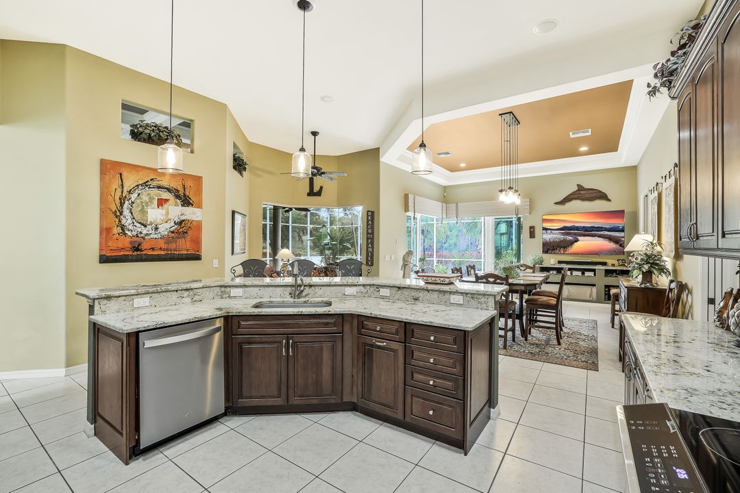 9889 Clear Lake Cir, Naples, FL 34109