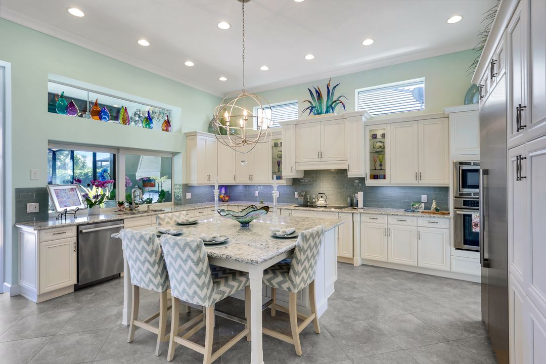 6320 Lyford Isle Dr, Naples, FL 34112