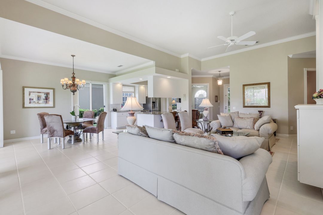 4479 Prescott Ln, Naples, FL 34119